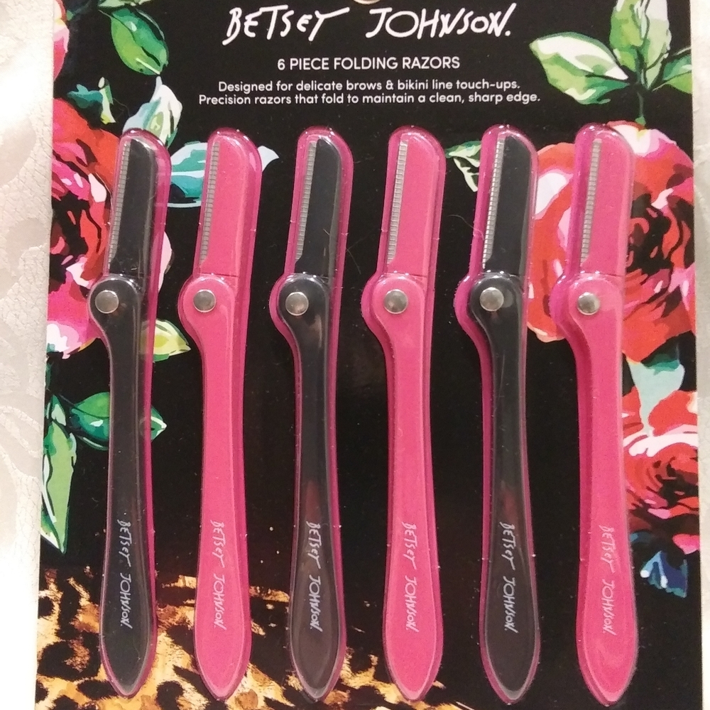 Betsey Johnson 6 pack Folding Razors